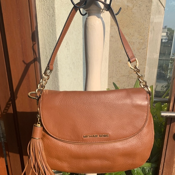 Michael Kors Handbags - MICHAEL KORS Medium Bedford Tassel Convertible Bag. Very Gently used.
